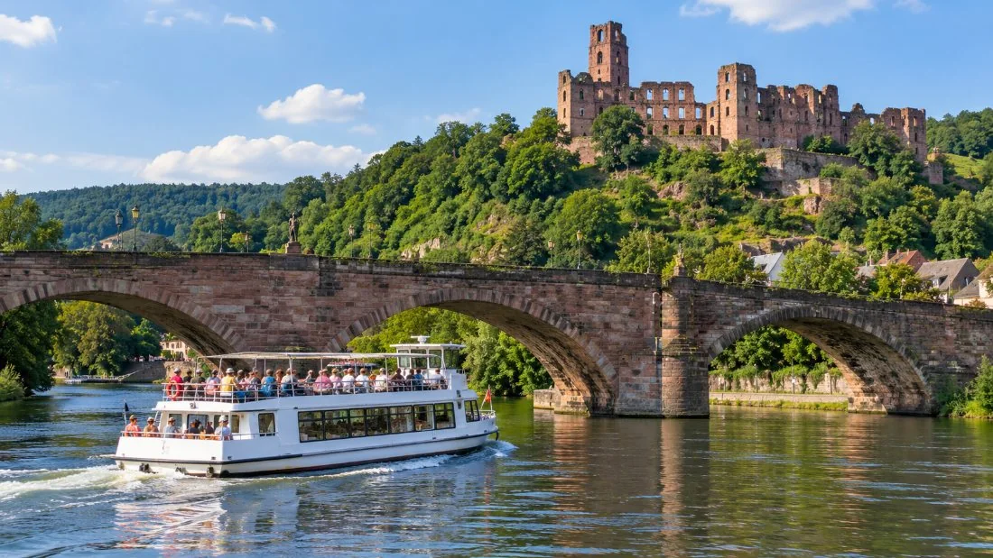 Paseo en barco por el río Neckar con bebida incluida